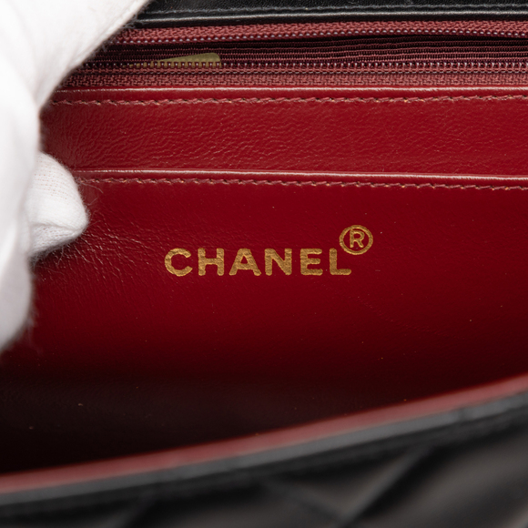 Pre-Loved Chanel Maxi XL Classic Lambskin Single Flap - Picture 5 of 8